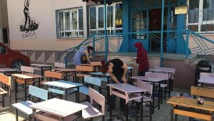 Öğretmen ve öğrenciler el birliği ile okulu yeniledi