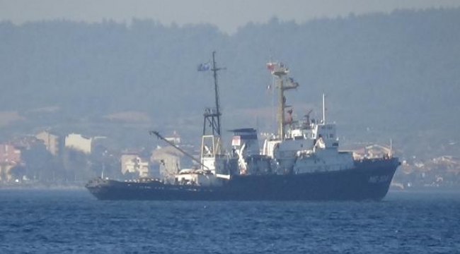 Rus askeri römorkörü Çanakkale Boğazı'ndan geçti