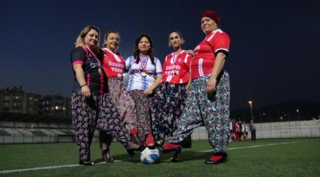 Şalvar ve topuklu ayakkabıyla şiddete tepki