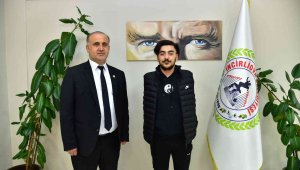 Samet, protez kollarına kavuşuyor