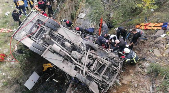 Servis kazasında 3 can kaybı