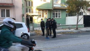 Sınıf öğretmeni evinde ölü bulundu