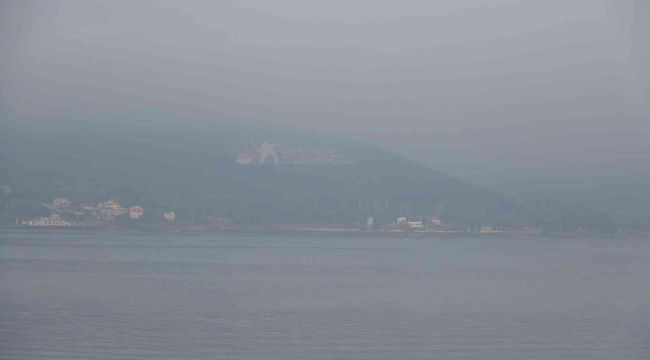 Sis, Çanakkale Boğazı'nı gemi trafiğine kapadı