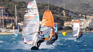 Sörf tutkunları Alaçatı'da buluştu