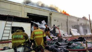 Uşak'ta fabrika yangını