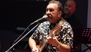 Usta sanatçı Ümit Besen; "Müzik adına yapılan herşey takdire şayan"