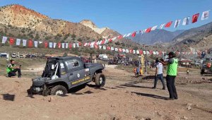 Yok olacak bir ilçenin son festivali!