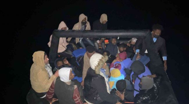 Yunanistan tarafından ölüme itilen 75 göçmen kurtarıldı