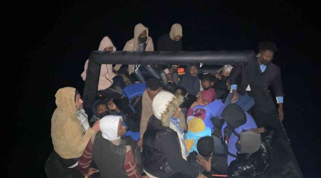 Yunanistan tarafından ölüme itilen 75 göçmen kurtarıldı