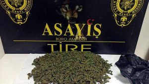1 kilogram esrarı yol kenarına attı, tutuklandı