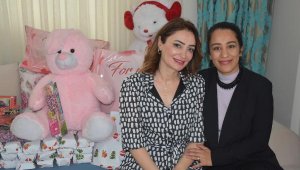 21 yıl önce kendisini giydiren hayırseveri buldu