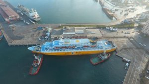 25 yıllık hasret bitti! Libya'dan ilk gemi İzmir'e geldi