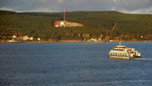 Adalar'da feribot seferlerine 'fırtına' engeli