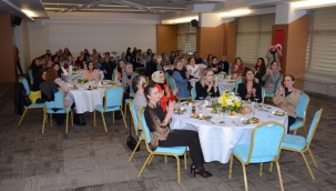 AK Parti İzmir Kadın Kolları'ndan 5 Aralık buluşması