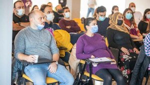 Anne baba adayları Ebeveyn Akademisi'nde buluşuyor