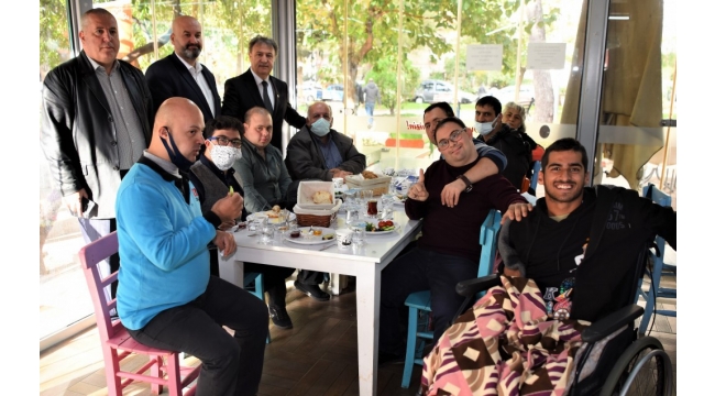 Başkan İduğ, engelli bireylerle buluştu