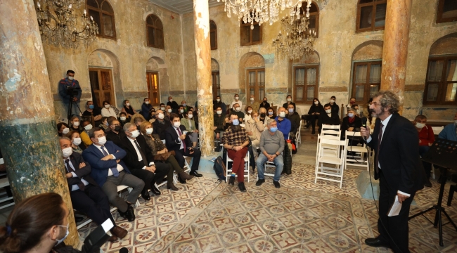 Batur: Bu tablo Konak'ın zenginliği