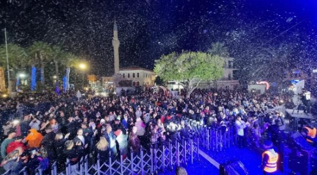 Bodrum'da konserde kar yağdırıldı!