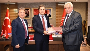 Bornova ekibinden, CHP'nin yeni binası için 'hayırlı olsun' ziyareti