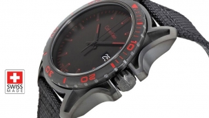 Calvin Klein, saat modasının nabzı