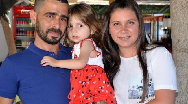 Datça'da boğalar, minik Defne için güreşti