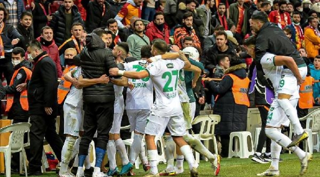 Denizlispor'da kupa zaferinin mutluluğu yaşanıyor