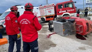 Devrilen forkliftin altında kalan operatör öldü