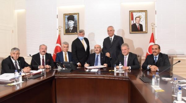 Dikili TDİOSB'de jeotermal arama ruhsat sayısı 9'a yükseldi