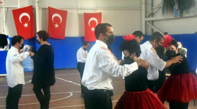 Engelli bireyler sanat şöleninde eğlendi