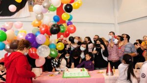 'Engelsiz Parti'yle yeni yılı erken karşıladılar