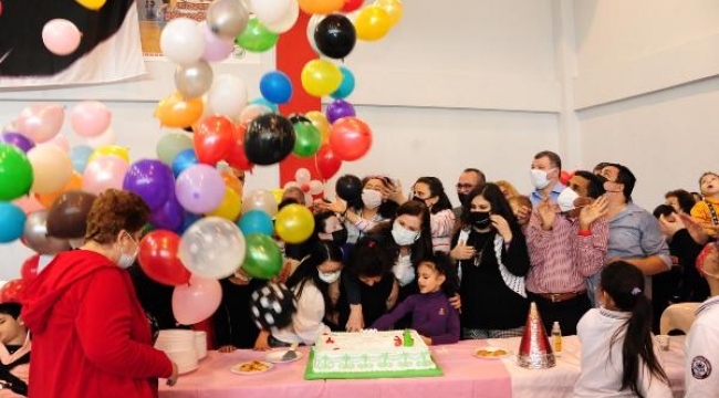 'Engelsiz Parti'yle yeni yılı erken karşıladılar