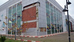 Havuz çürüdü, sporcular ortada kaldı