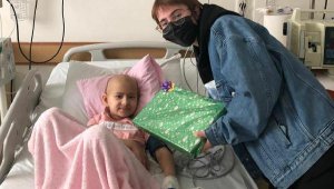 İki kez kanseri yenen Şükran çocuklara umut dağıtıyor