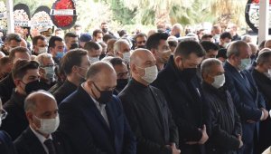 İstanbul İl Emniyet Müdürü'nün annesi İzmir'de toprağa verildi