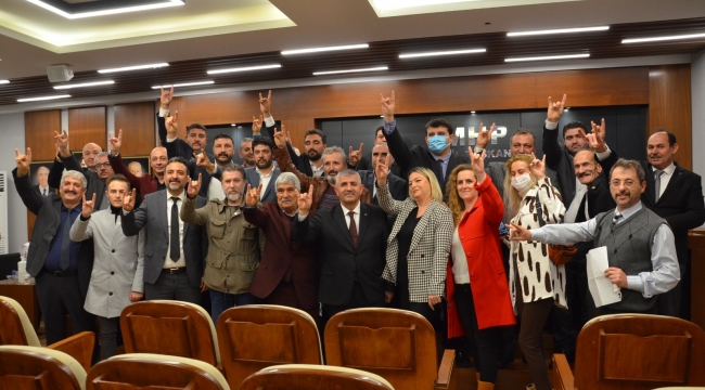 İYİ Parti'den İzmir'de toplu istifa! MHP'ye katıldılar