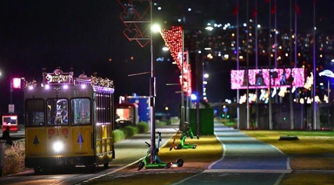 İzmir yeni yıla ışıl ışıl giriyor