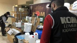 İzmir'de 79 adreste 30 ton sahte içki ele geçti