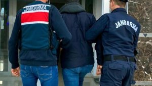 İzmir'de jandarmadan terör operasyonu; 3 gözaltı