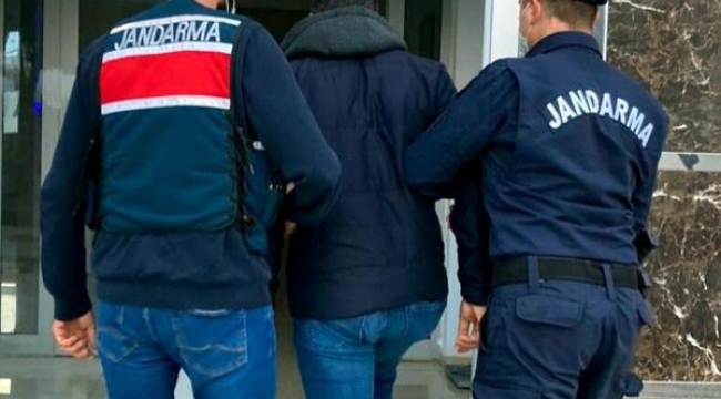 İzmir'de jandarmadan terör operasyonu; 3 gözaltı