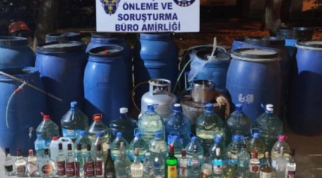 İzmir'de kaçak içki operasyonu: 2 gözaltı