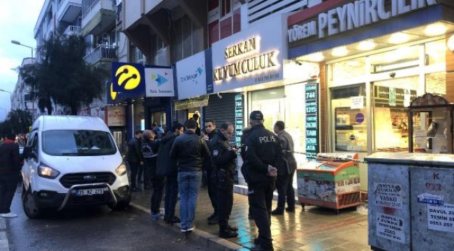 İzmir'de kuyumcuyu soyup, çalışanı tabancayla yaraladı
