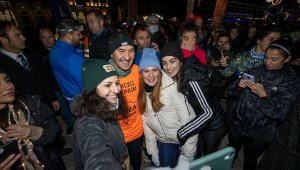 İzmirliler en uzun gecede koşup, pedal çevirdi