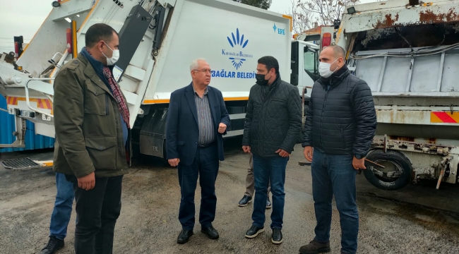 Karabağlar'da temizlik işçilerine başkan morali