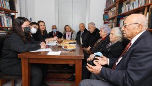 Kızılçullu öğrenci ve öğretmenlerine köy enstitülerini anlattılar