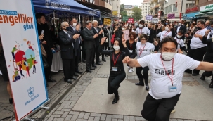 Konak'ta Engelleri kaldıran yürüyüş