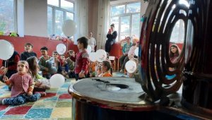 Köy öğretmeninin mesajından sonra çocukların yüzü güldü