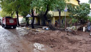 Marmaris, 200 kamyon balçıktan temizlendi