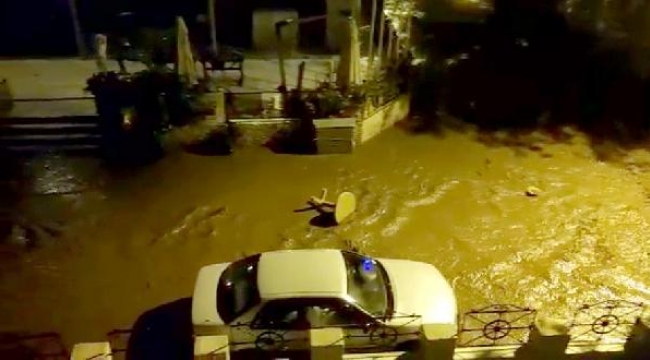 Marmaris'te sel nedeniyle 2 evi su bastı
