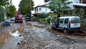 Marmaris'te selin zararı gün ağarınca ortaya çıktı