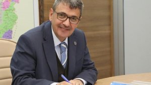 Rektör, gıda zehirlenmesinden hastaneye kaldırıldı